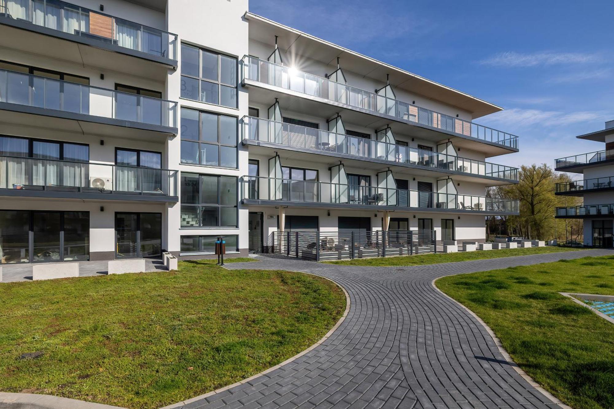 Wellness & Spa Resort Dziwnow Riverfront Apartments With Parking By Noclegi Renters Esterno foto