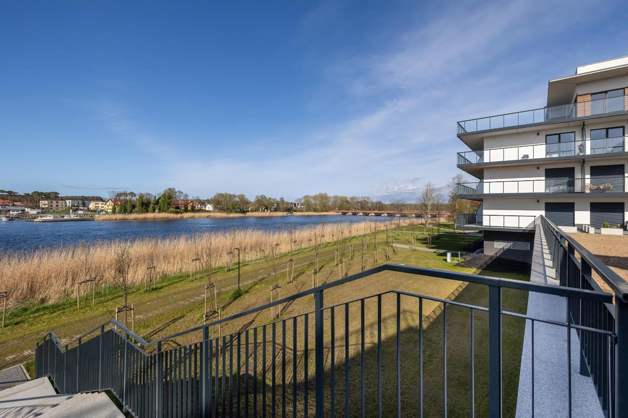 Wellness & Spa Resort Dziwnow Riverfront Apartments With Parking By Noclegi Renters Esterno foto